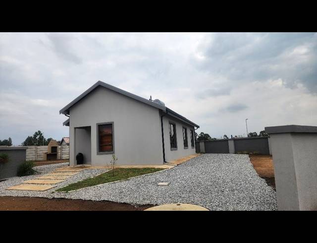 2 BEDROOM HOUSE FOR SALE IN SELCOURT